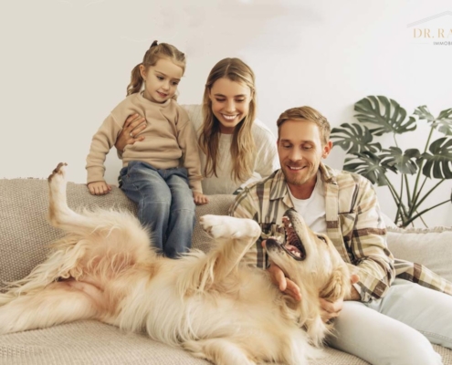 Familie in Wohnung