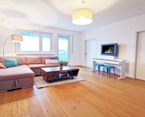 Wohnzimmer mit Wandkamin