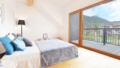 Schlafzimmer mit Ausgang auf die zweite Terrasse