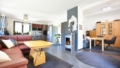 Wohnzimmer mit Kamin