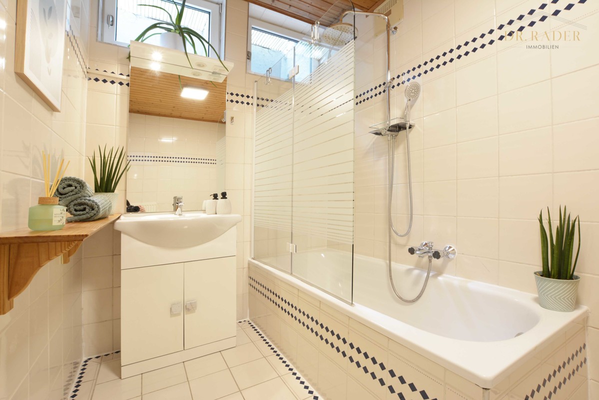 Badezimmer mit Wanne