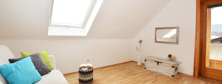 Wohnzimmer mit Ausgang auf die Terrasse