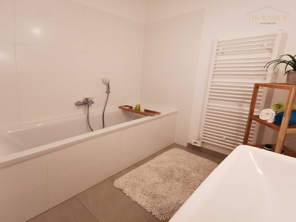Badezimmer mit Badewanne
