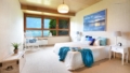 Schlafzimmer mit Seeblick